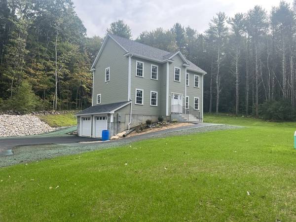 122 Town Farm Rd, Barre, MA 01005