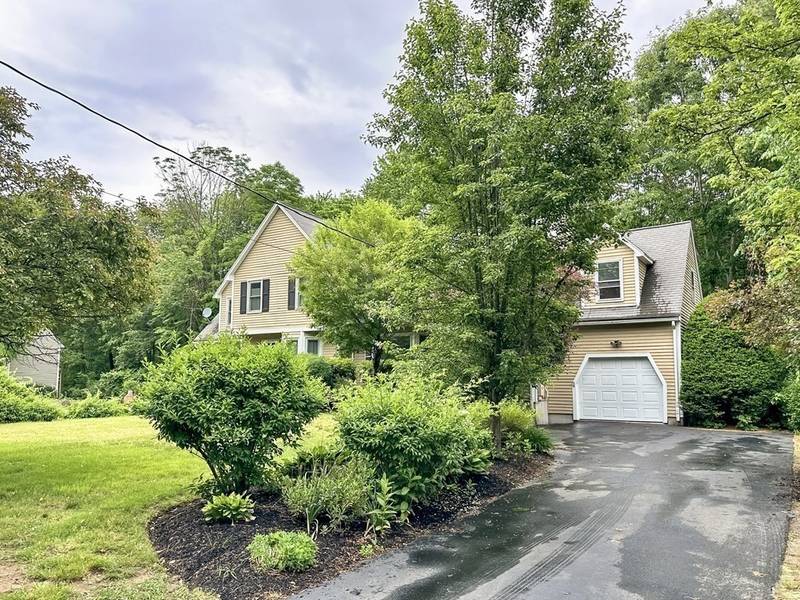 68 Spencer St #68, Millis, MA 02054