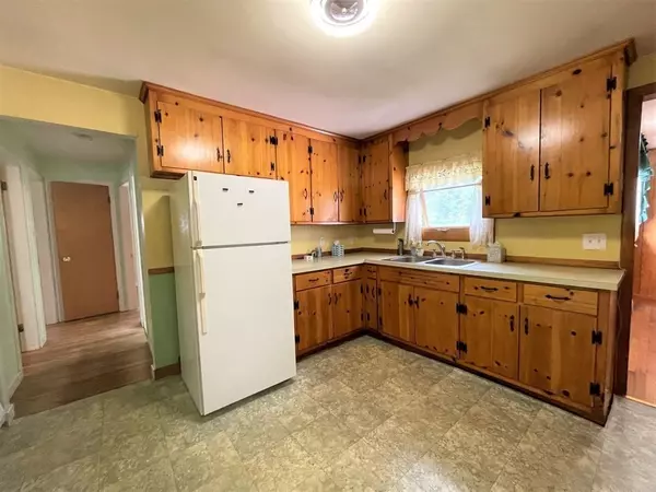 Grafton, MA 01536,6 Francis St