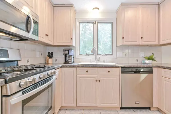 Uxbridge, MA 01569,26 Richardson St