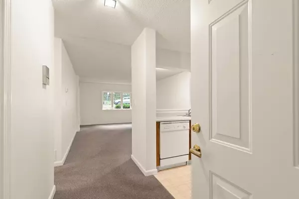 Ipswich, MA 01938,500 Colonial Drive #113