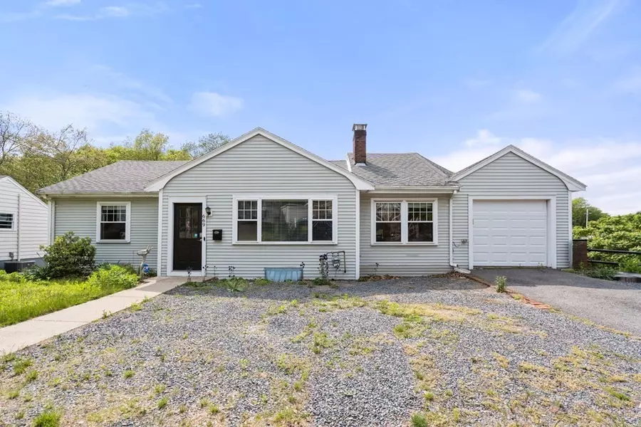 669 Randolph Ave, Milton, MA 02186