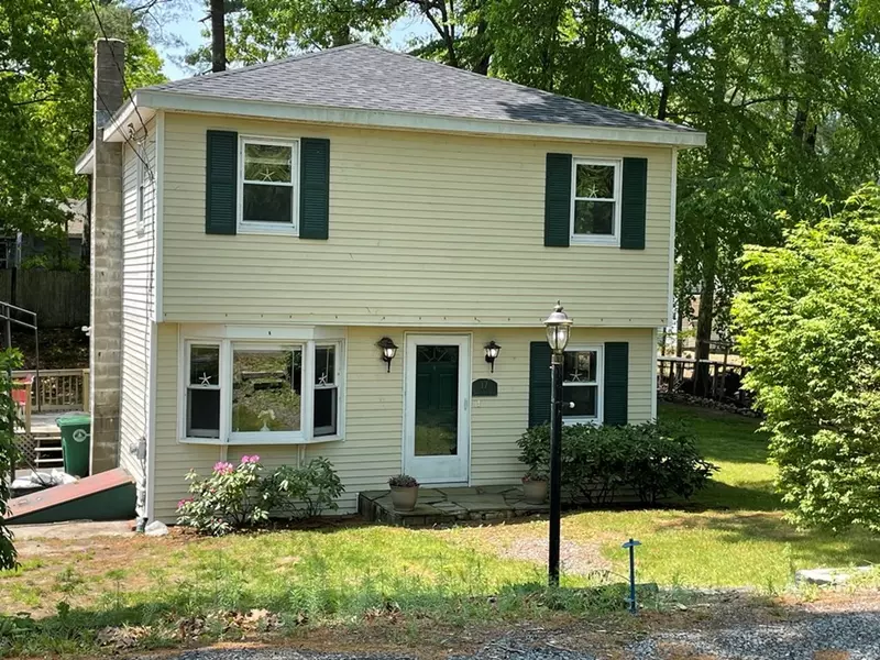 17 Grace Ann Rd, Pembroke, MA 02359