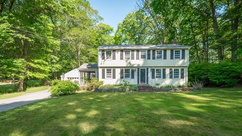 4 Kennedy Rd, Hamilton, MA 01982