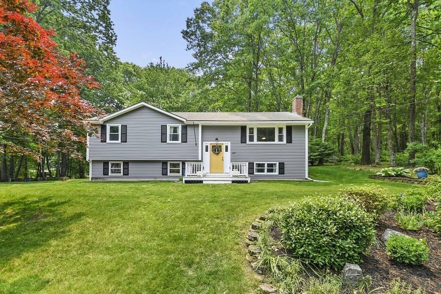 139 Fort Sumter Drive, Holden, MA 01520