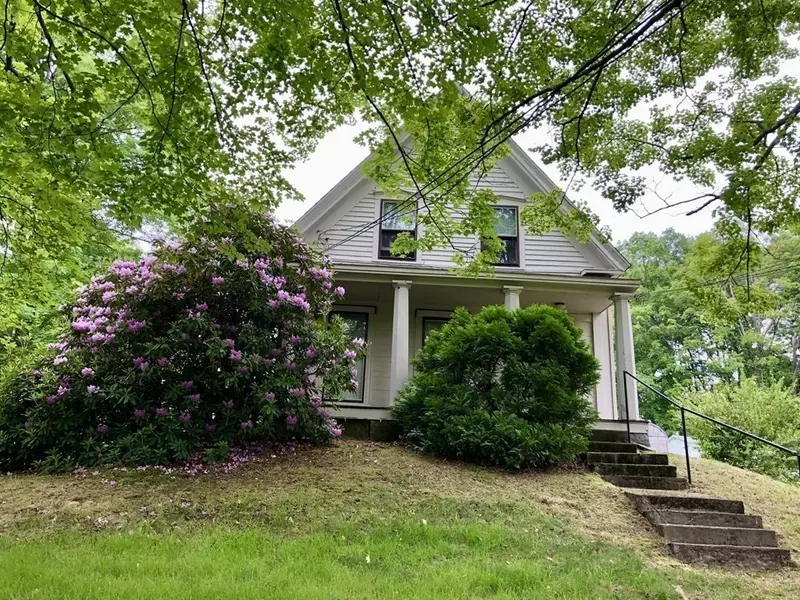 15 High St, Grafton, MA 01536