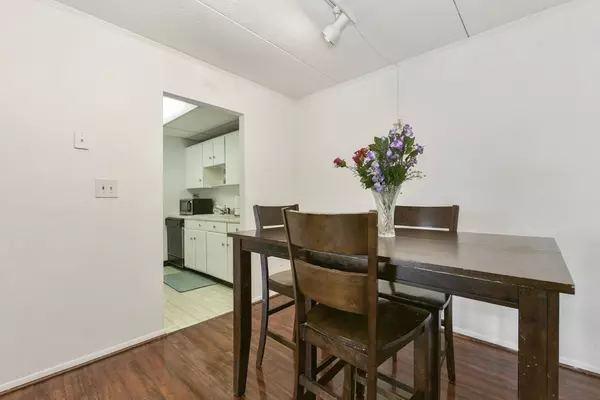 Boston, MA 02467,50-56 Broadlawn Park #514
