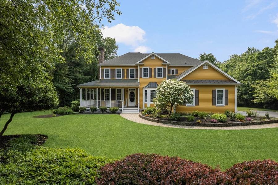 46 Tiger Lily Trl, Rehoboth, MA 02769