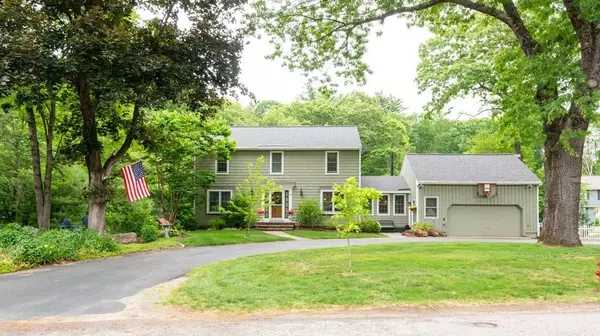 9 Parish Road, Georgetown, MA 01833