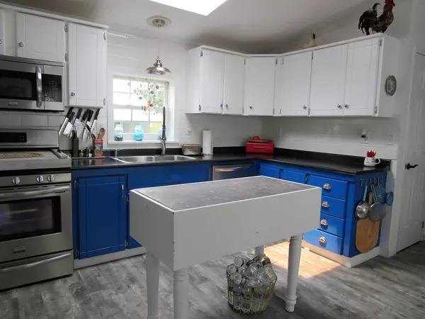 Wareham, MA 02538,19 Alfred St