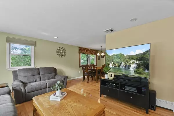 Maynard, MA 01754,10 Paul Road