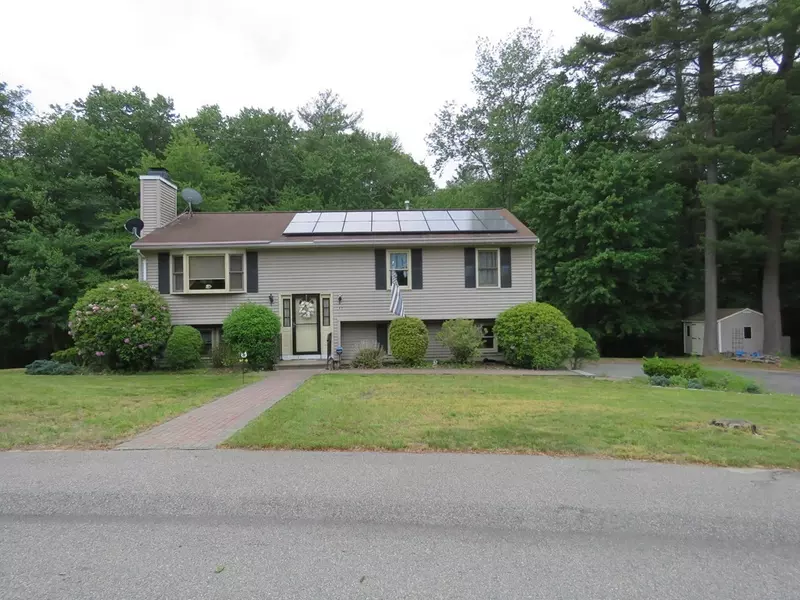 42 Upland St, Holbrook, MA 02343