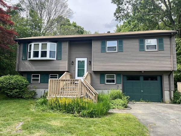 80 Benoit St., Westport, MA 02790