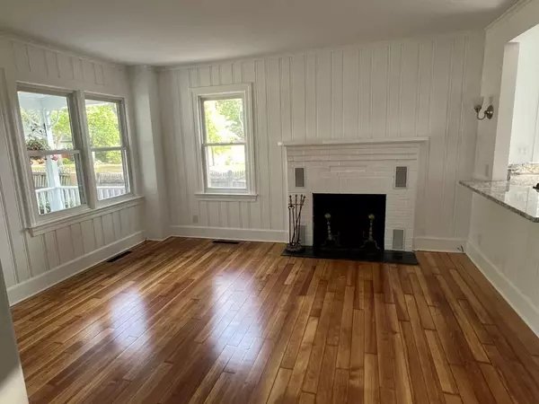 Wareham, MA 02571,102 Highland Shores Drive