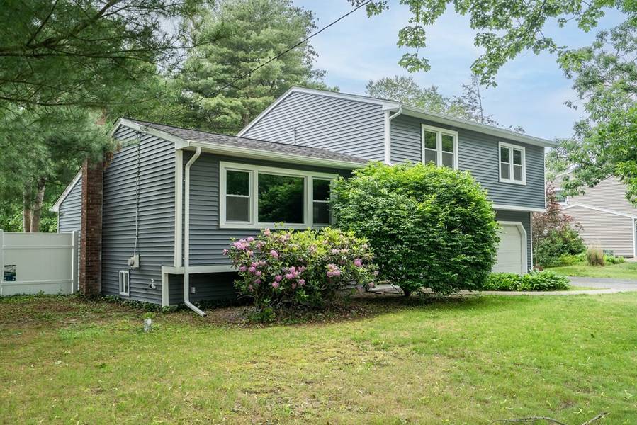 62 Wingate Rd, Holliston, MA 01746