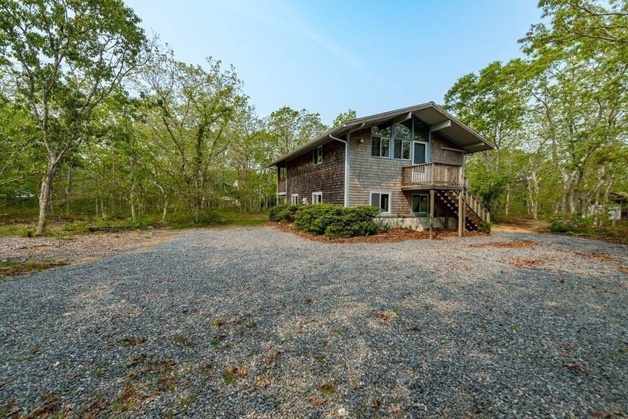 57 Vineyard Meadow Farms Rd, West Tisbury, MA 02575