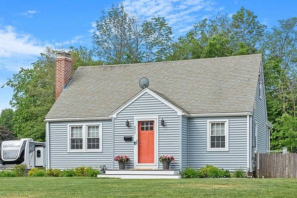 277 Holden St, Holden, MA 01520