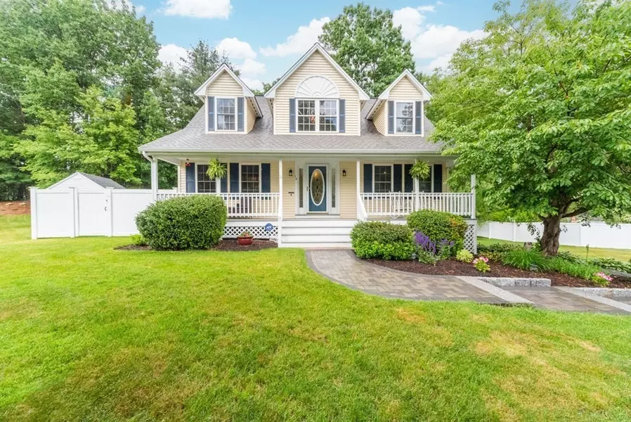 10 Horseshoe Lane, Clinton, MA 01510