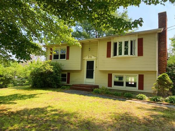 40 N Woodstock Rd, Southbridge, MA 01550