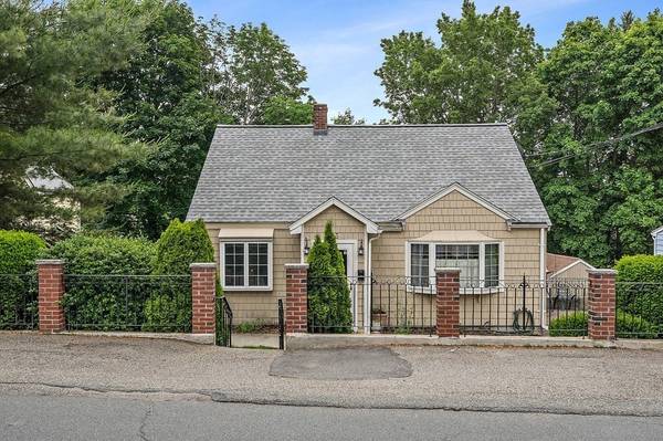 83 Pleasant View Ave, Braintree, MA 02184