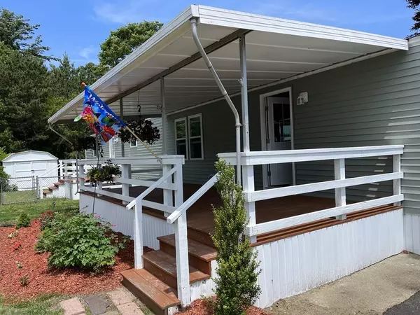 Wareham, MA 02538,4 Madeline St