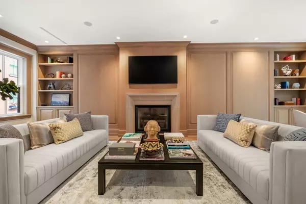 19 Bradford St, Boston, MA 02118