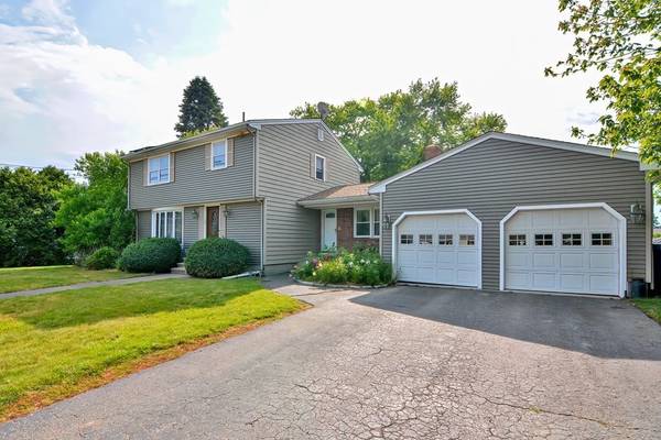 124 Anthony St, Seekonk, MA 02771