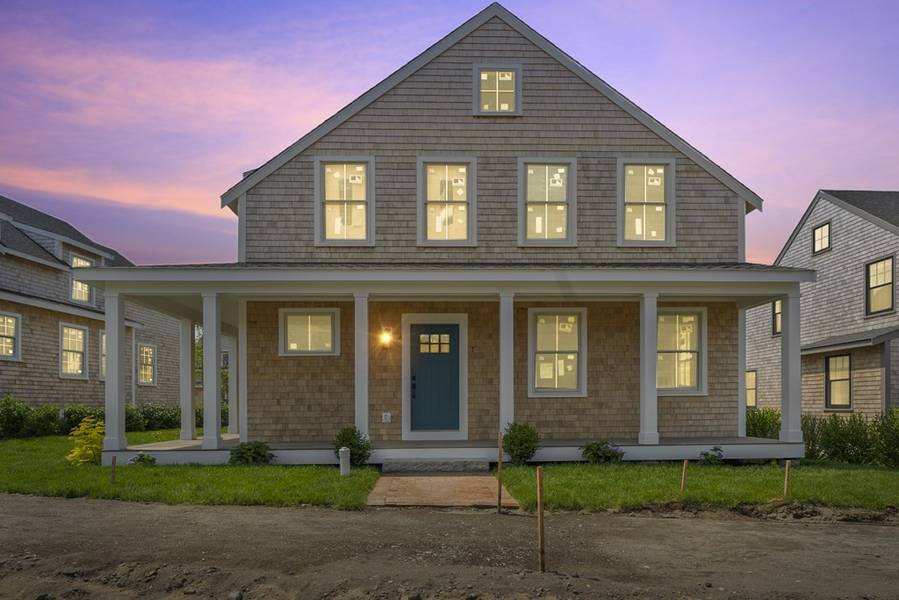 7 Honeysuckle Dr, Nantucket, MA 02554