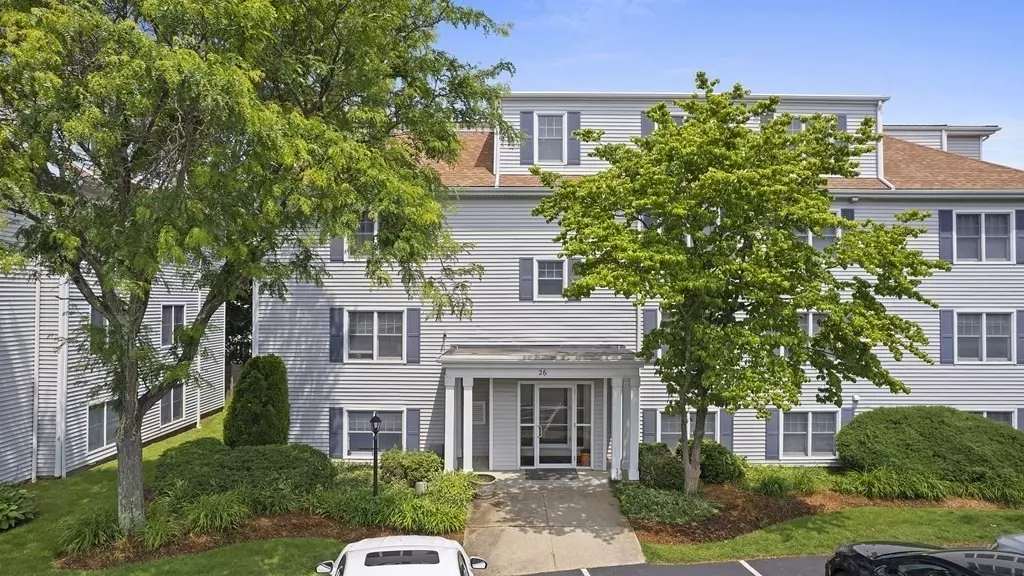 26 Webb Pl #1D, Mansfield, MA 02048