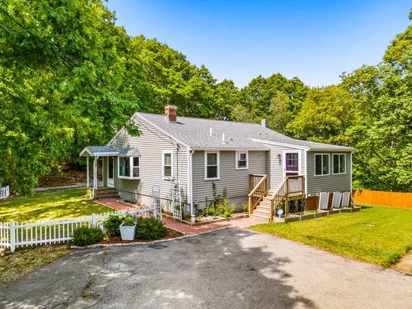 25 Silver Birch Ave, Plymouth, MA 02360