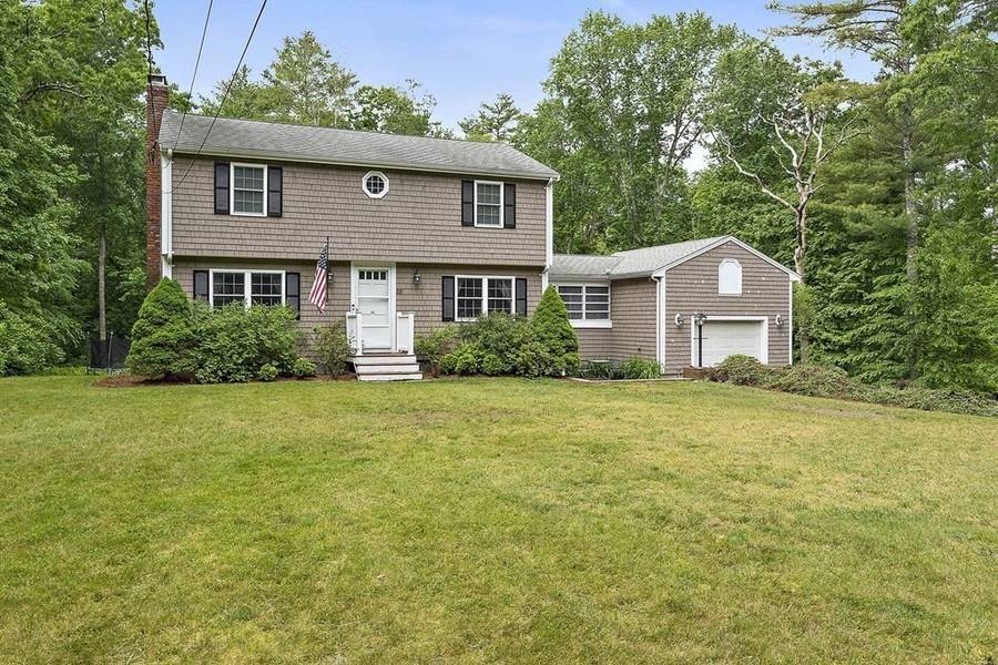 88 Fairwood Dr, Pembroke, MA 02359