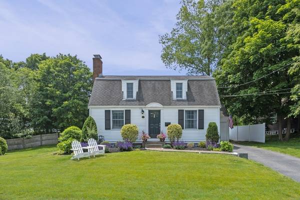 13 Bayberry Rd, Hingham, MA 02043