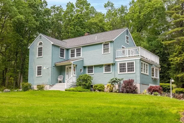 120 Evergreen Ln, Carlisle, MA 01741