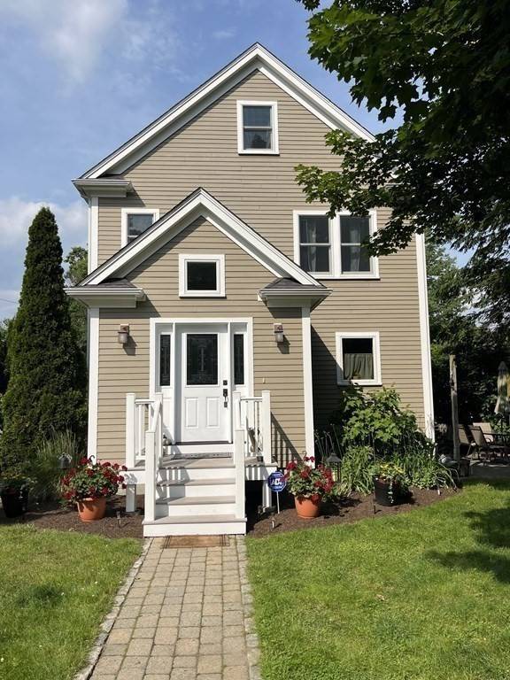 42 Sycamore Rd, Wayland, MA 01778