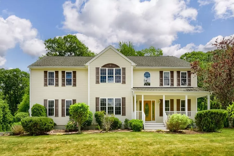 29 Hilltop Farm Rd, Auburn, MA 01501