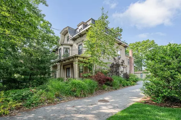 Brookline, MA 02446,71 Harvard Ave