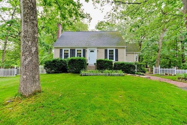 1 Janie Ave, Franklin, MA 02038