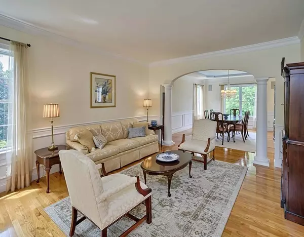 Southborough, MA 01772,32 Meadow Lane