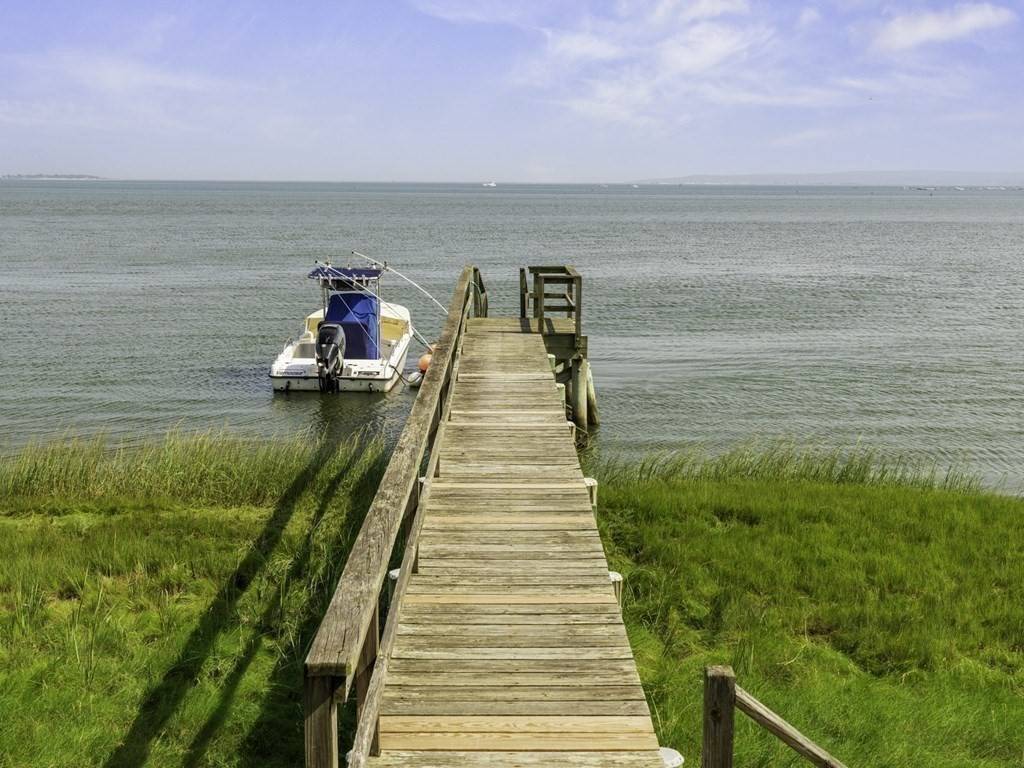 Duxbury, MA 02332,675 Bay Rd