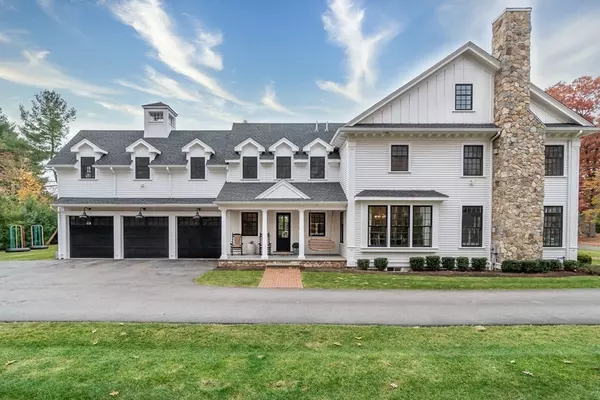 Wellesley, MA 02482,22 Oakridge