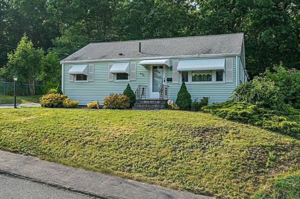 95 West Lake Drive, Weymouth, MA 02188