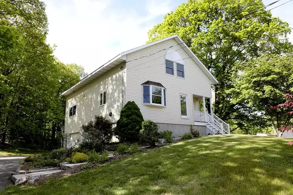 3 Marblehead St, North Reading, MA 01864