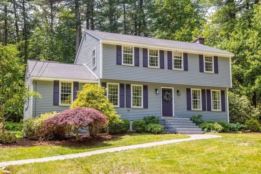 86 Pine Hill Rd, Boxborough, MA 01719