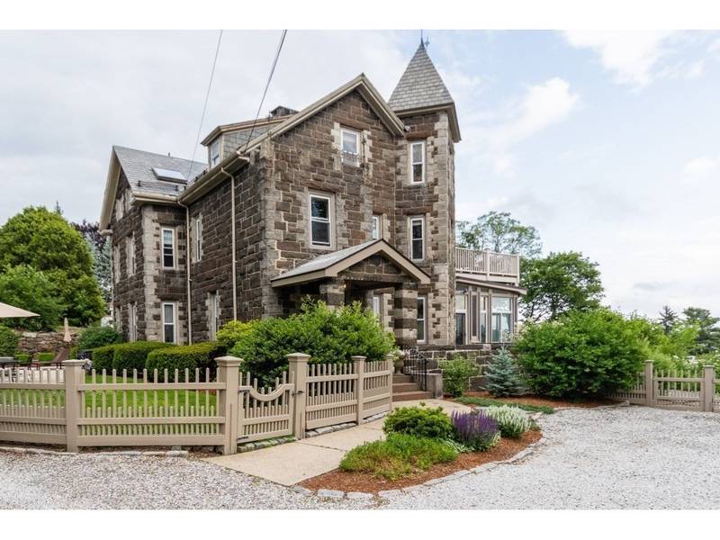 35 Grandview Avenue #PH, Medford, MA 02155