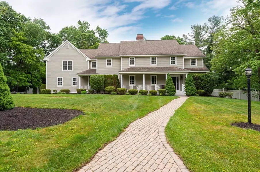 30 Grey Lane, Lynnfield, MA 01940