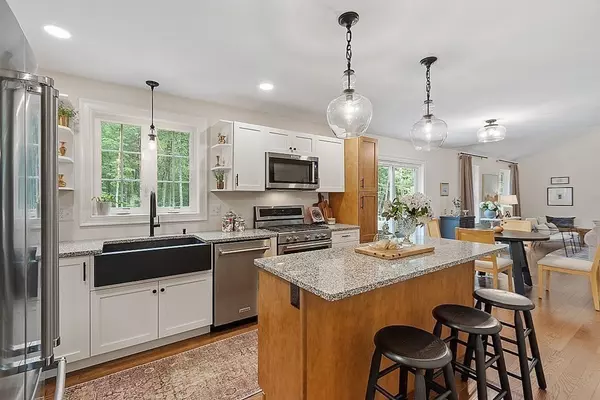 Brookline, NH 03033,83 Russell Hill Rd