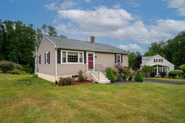 28 Vista Ln, Southbridge, MA 01550