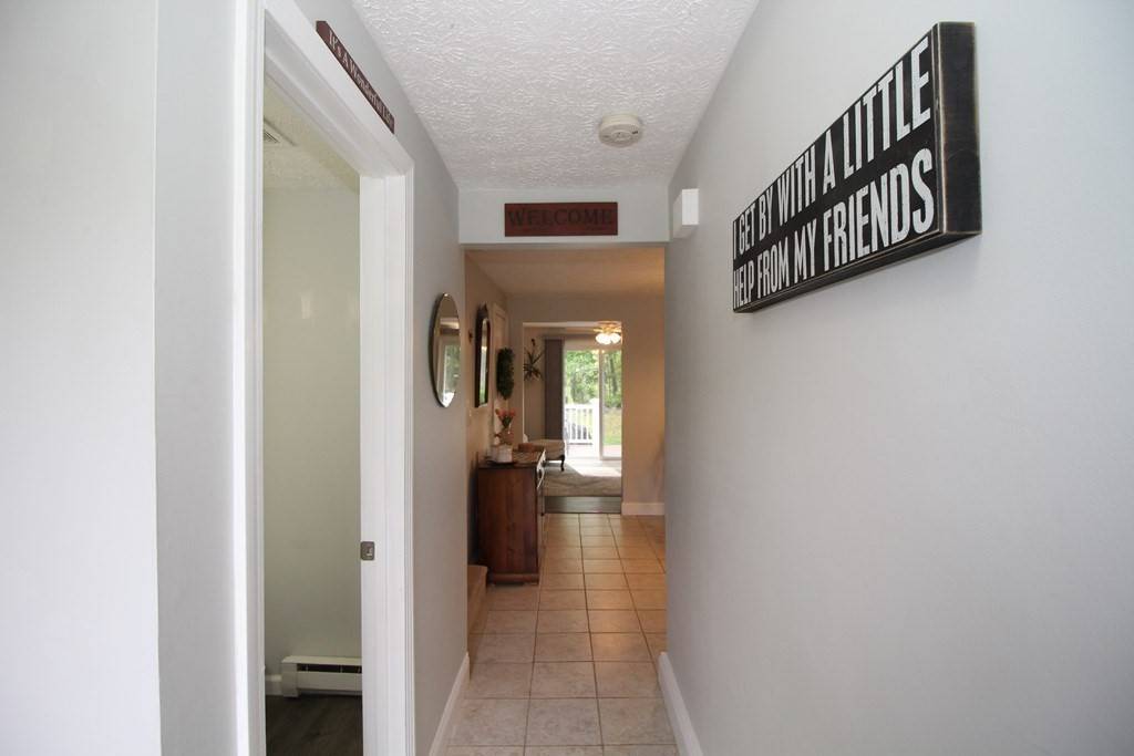 Gardner, MA 01440,20 Olde Colonial Drive #8