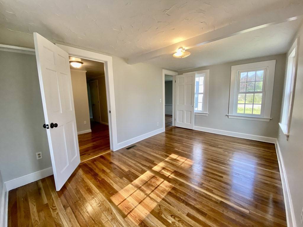 Falmouth, MA 02536,32 Old Meeting House Rd