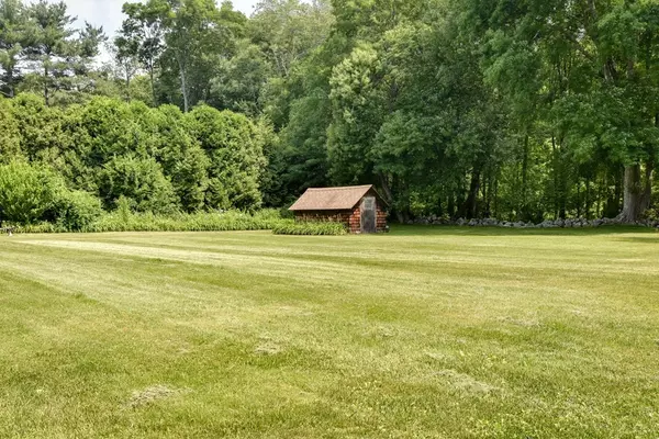 Dover, MA 02030,12 Wakeland Rd